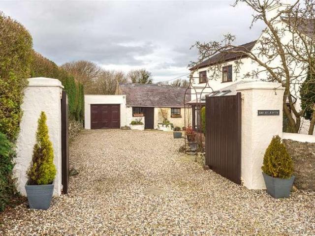 House for sale in Llanddaniel Fab, Wales