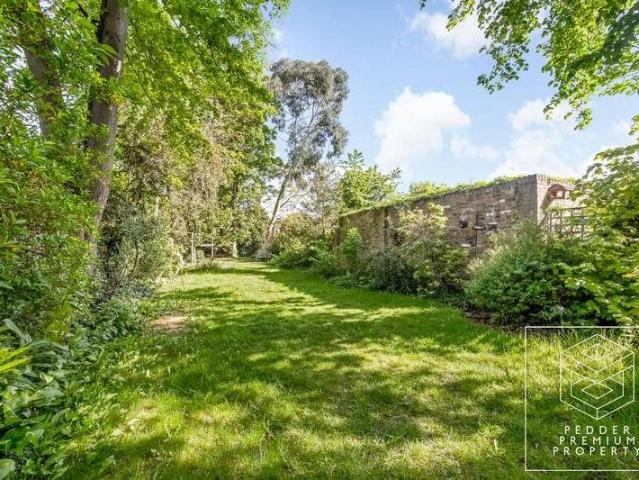 House for sale in Tulse Hill, Greater London