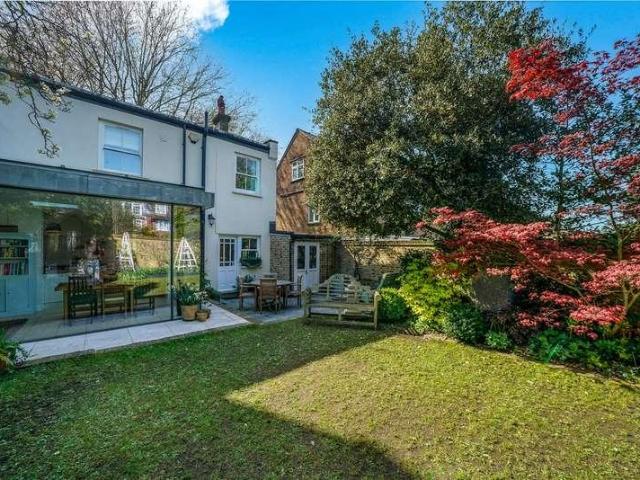 House for sale in Greater London