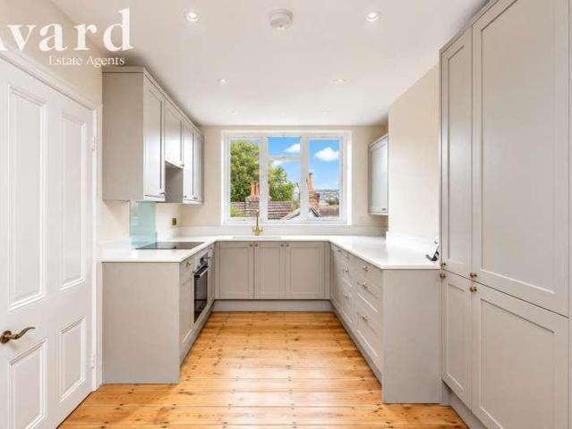 House for sale in Round Hill, Brighton & Hove