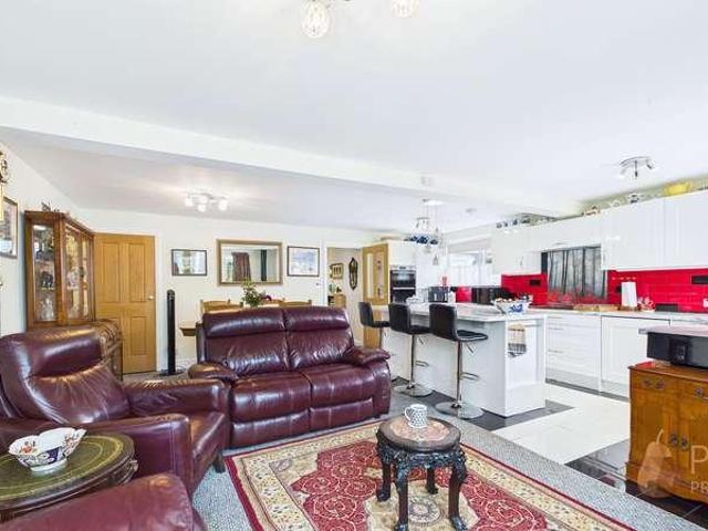 House for sale in Fishersgate, West Sussex