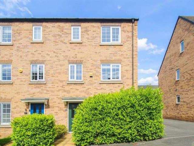 House for sale in Crigglestone, West Yorkshire