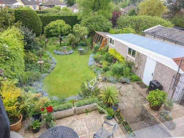House for sale in Overslade, New Bilton