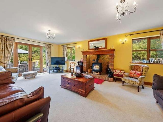 House for sale in Wolverley and Cookley, Wyre Forest