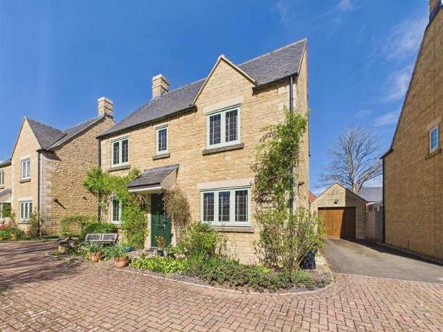 House for sale in Fossebridge, Gloucestershire