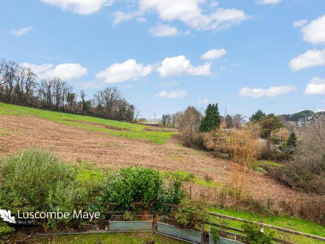 House for sale in Follaton, Strode