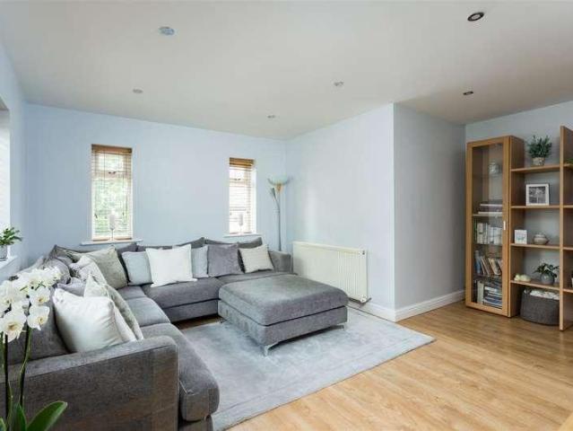 House for sale in Bramhope, West Yorkshire