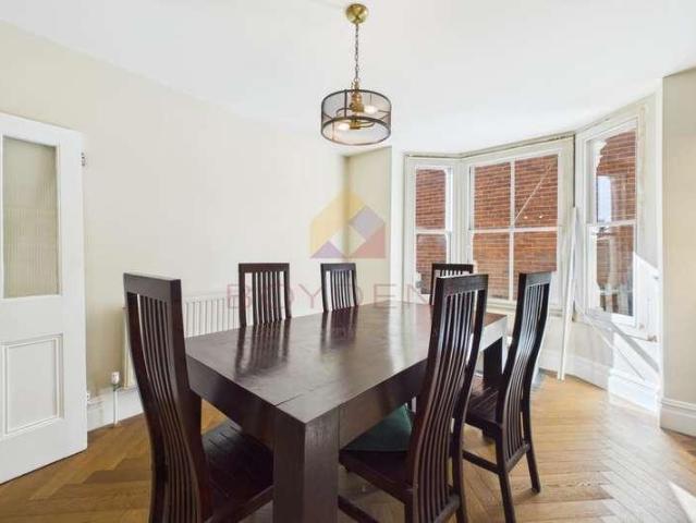House for sale in Chipping Hill, Essex