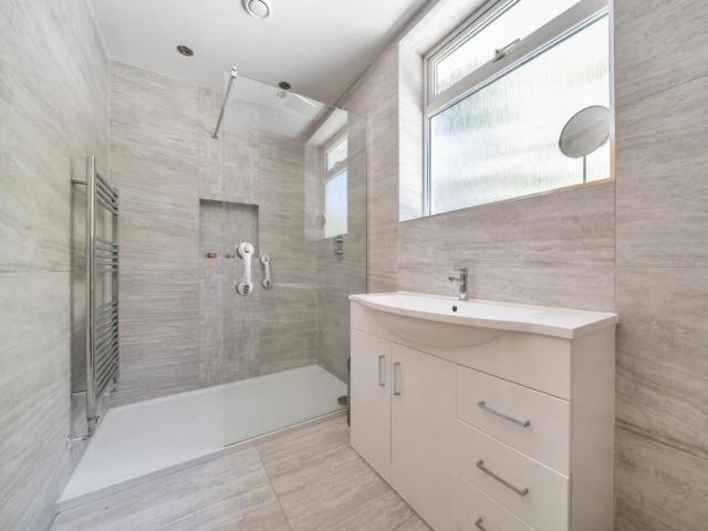 House for sale in Collingham, West Yorkshire