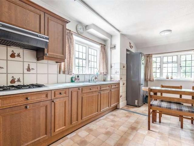House for sale in Shalford, Guildford
