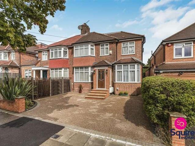 House for sale in Mill Hill, Greater London