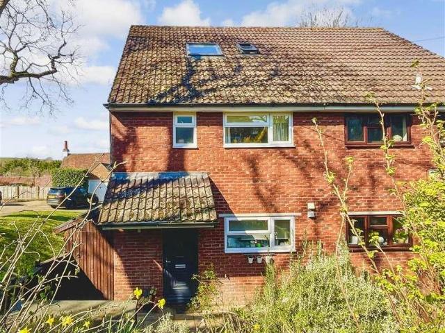 House for sale in The Butts, Kent