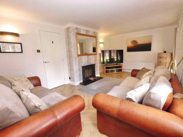 House for sale in Tickhill, South Yorkshire