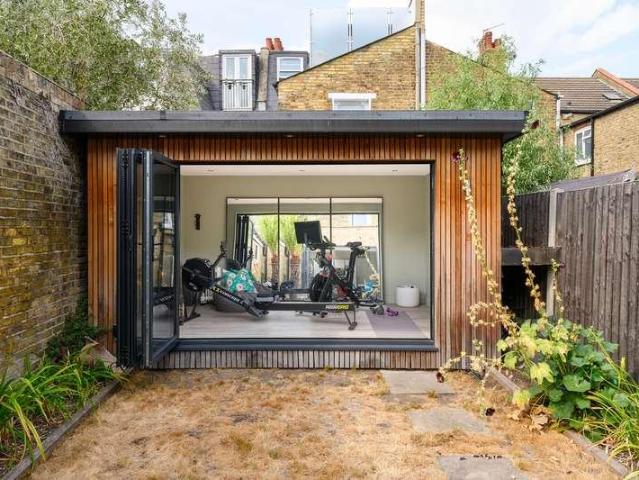 House for sale in Earlsfield, Greater London
