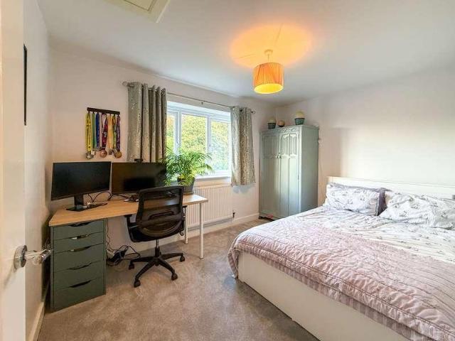 House for sale in Kirkroyds, Kirklees