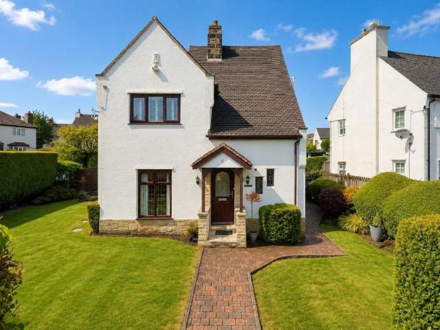 House for sale in Farsley, West Yorkshire