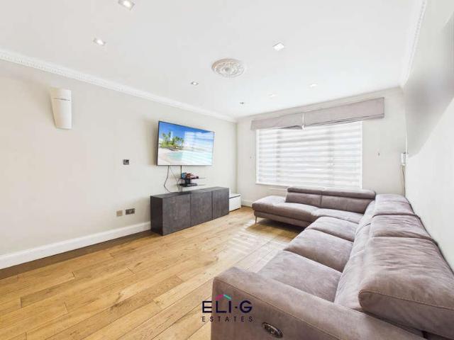 House for sale in Hendon, Greater London