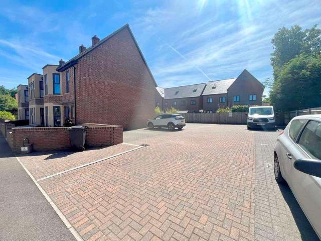 House for sale in Dunstable, Bedfordshire