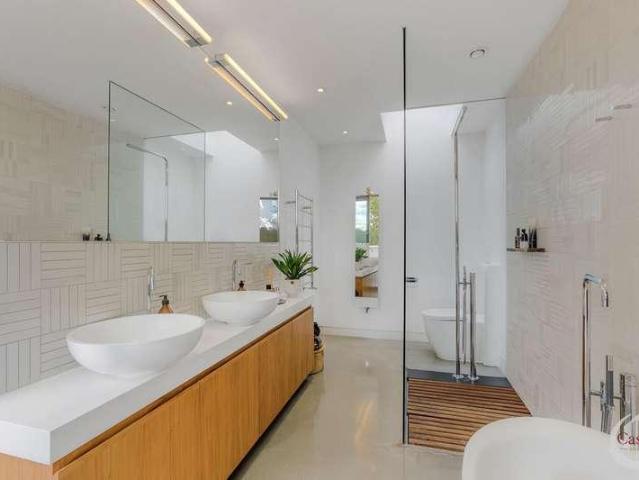 House for sale in Shepherd's Hill, Greater London