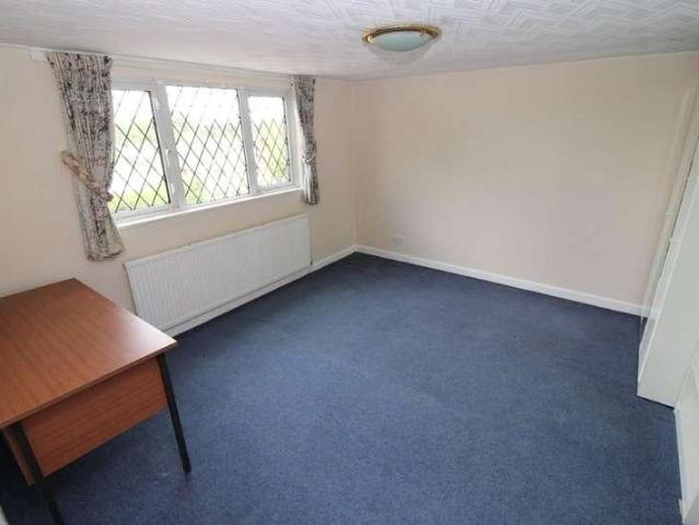 House for sale in Pogmoor, South Yorkshire