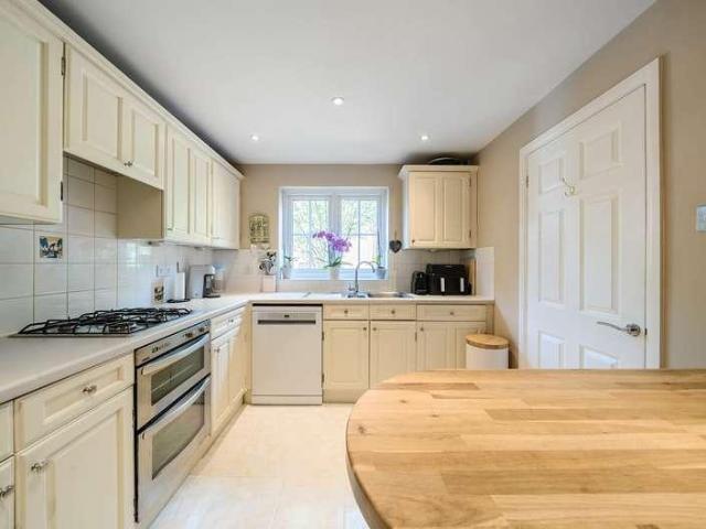 House for sale in Stone with Bishopstone and Hartwell, Stone