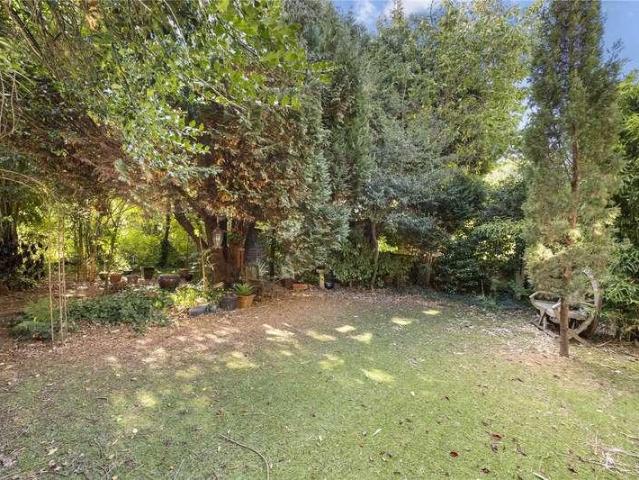 House for sale in Lower Green Esher, Blackhills
