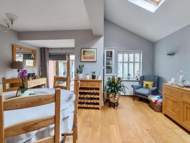 House for sale in Windsor, Woodside