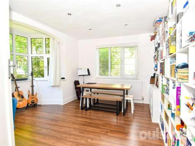 House for sale in Kings Heath, Wake Green