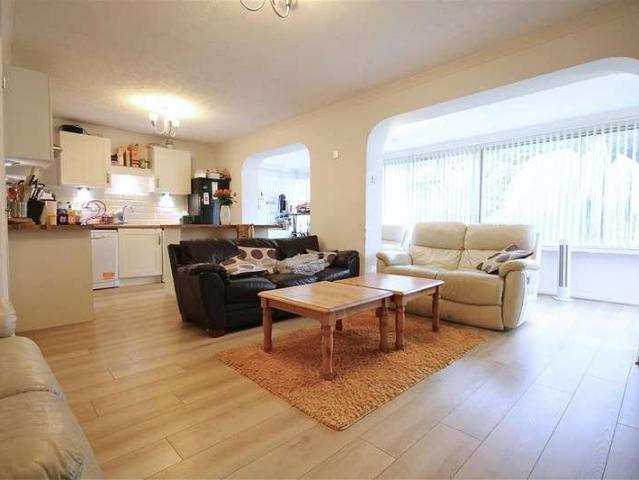 House for sale in Windsor, Southlea