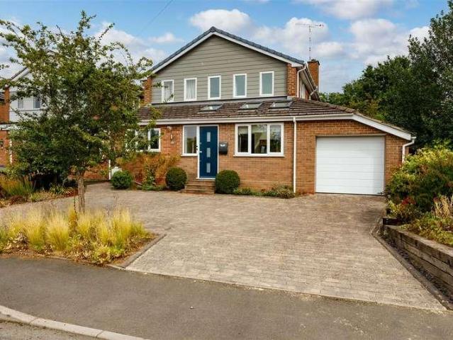 House for sale in Green Close, Warwickshire
