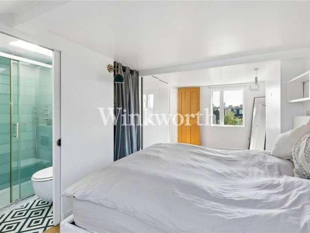 House for sale in Greater London