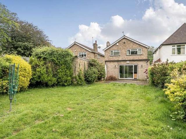 House for sale in Hatch End, Greater London
