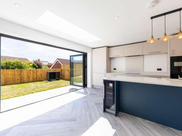 Flat for sale in Northampton, Northamptonshire
