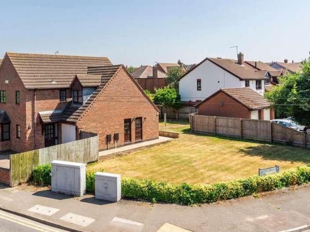 House for sale in Barton In Fabis, East Midlands