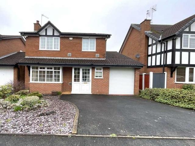 House for sale in Halesowen, West Midlands