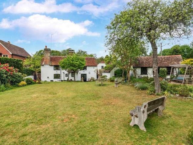 House for sale in Fole, Surrey