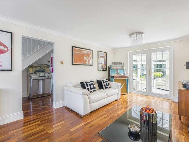House for sale in Hook Green, Hamerton