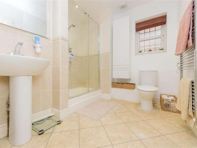 House for sale in Westcourt, Hamerton
