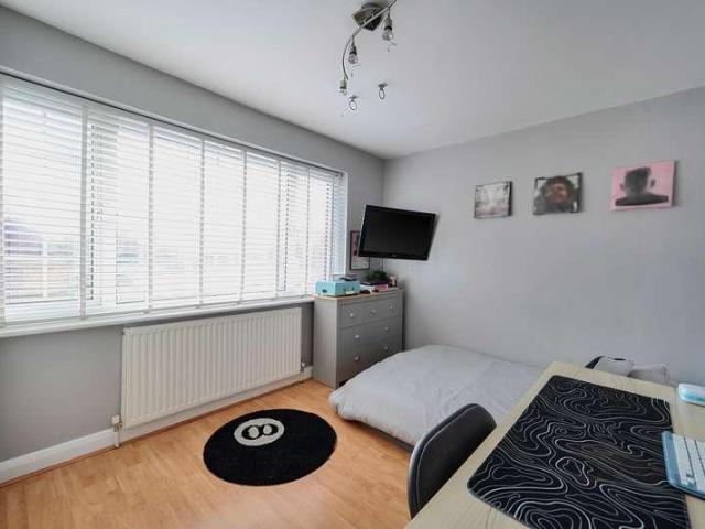 House for sale in Lower Halliford, Surrey