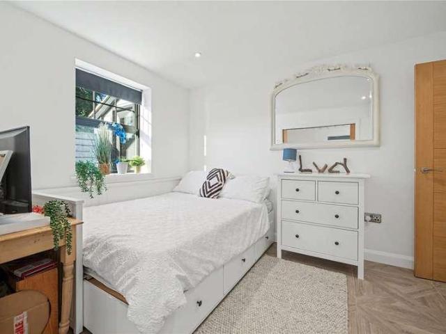 House for sale in Primsland, Crookhill