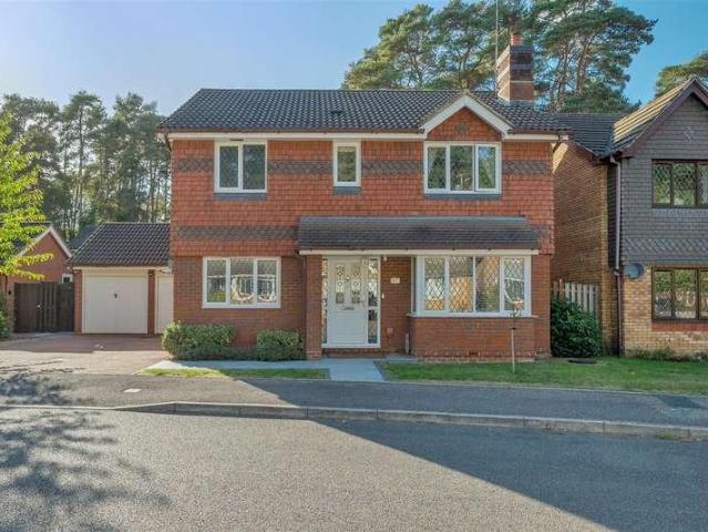 House for sale in Oakham Park