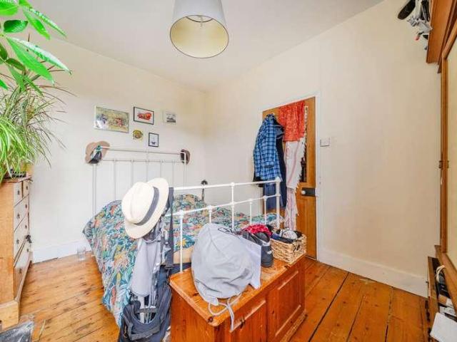 House for sale in Guildford Park, Guildford