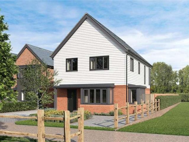House for sale in Heatherside, Deepcut