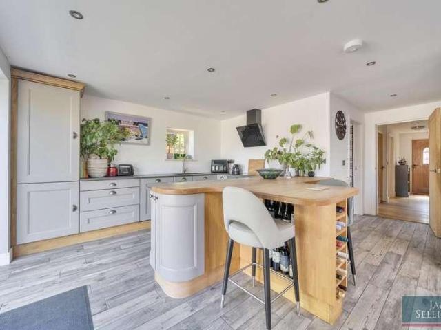 House for sale in Stanford On Avon, Leicestershire