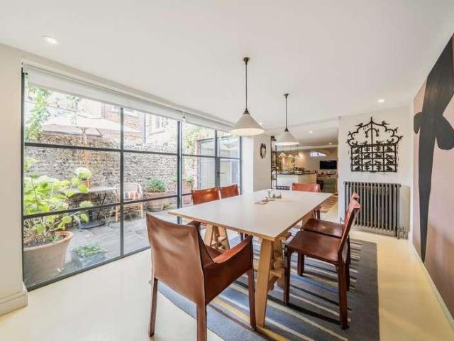 House for sale in Arundel, Clapham