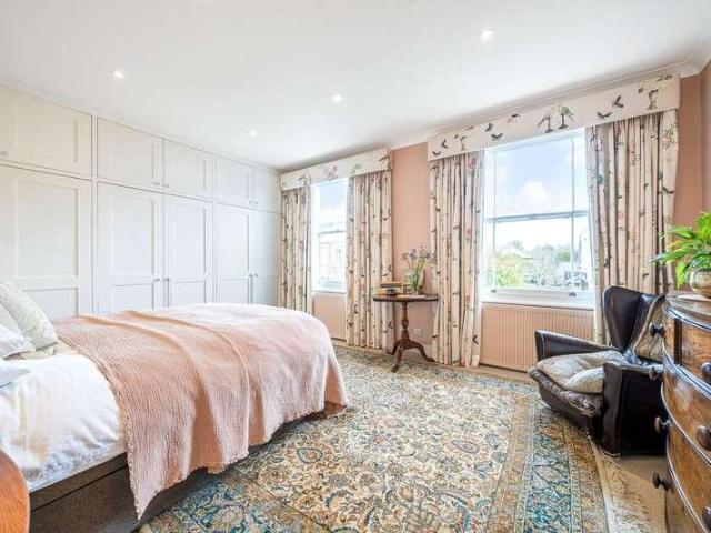 House for sale in Teddington, Hampton Wick