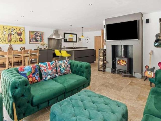 House for sale in Tiddington, Alderminster