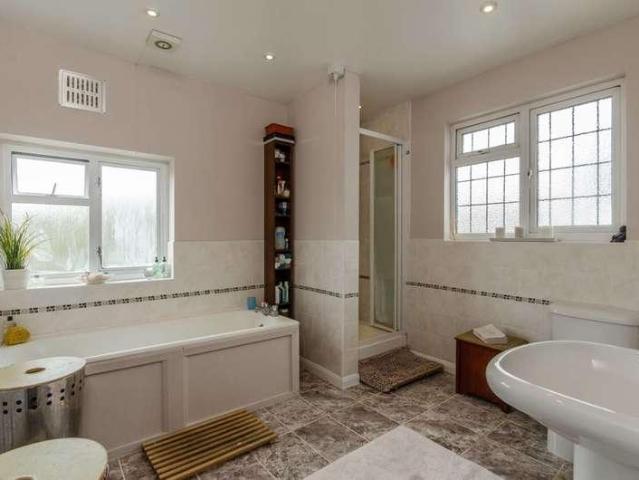 House for sale in New Malden, Old Malden
