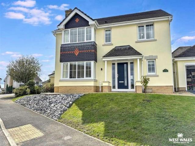 House for sale in Johnstown, Carmarthen