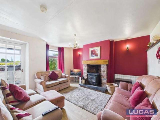 House for sale in Llaniestyn, Wales